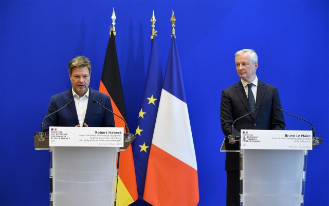 Robert-Habeck-and-Bruno-Le-Maire